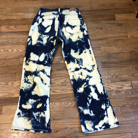 Levis Flair Distressed Jeans - Picture 3 of 6